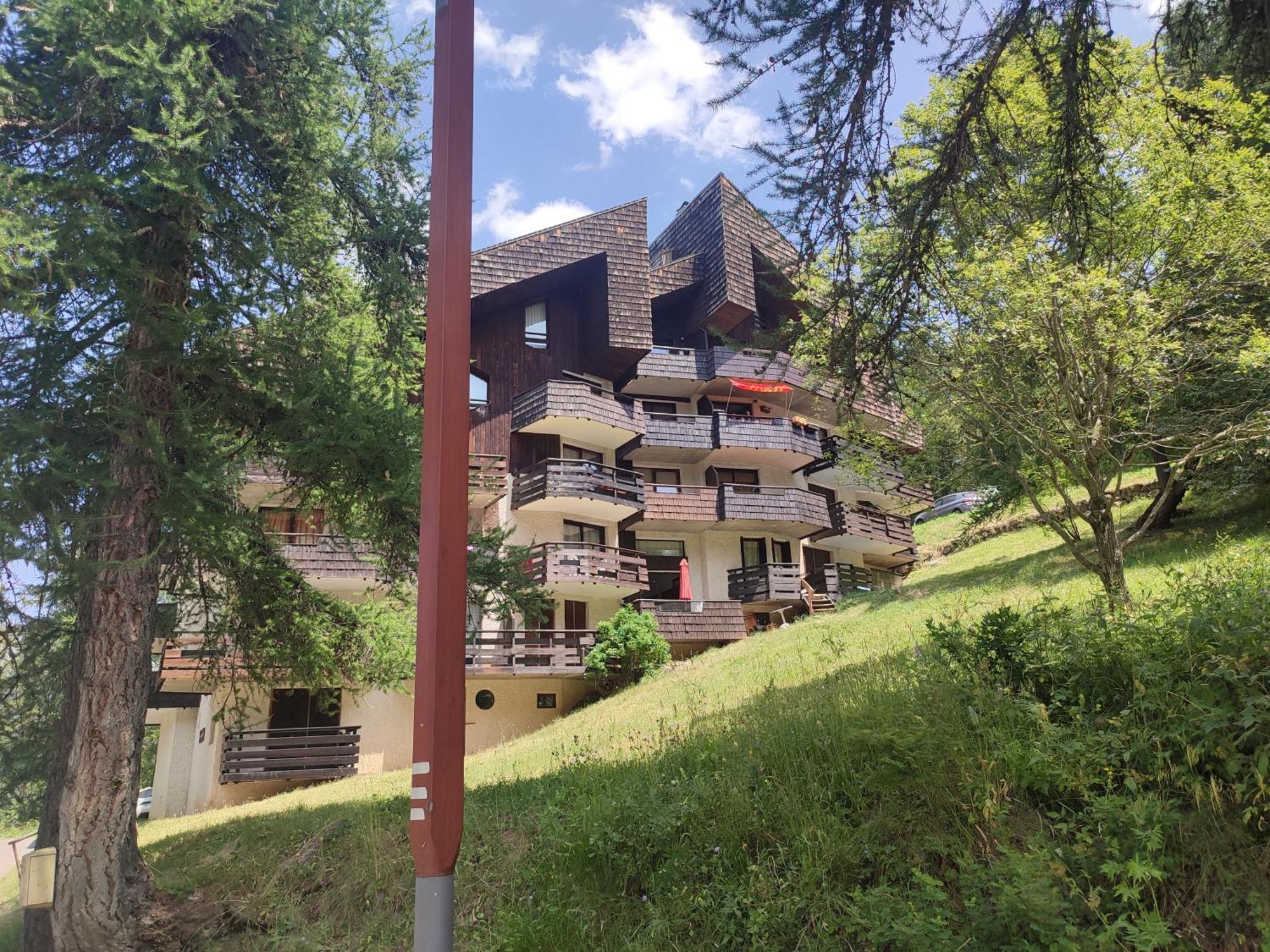 24m, Cool 1650 Appartement
