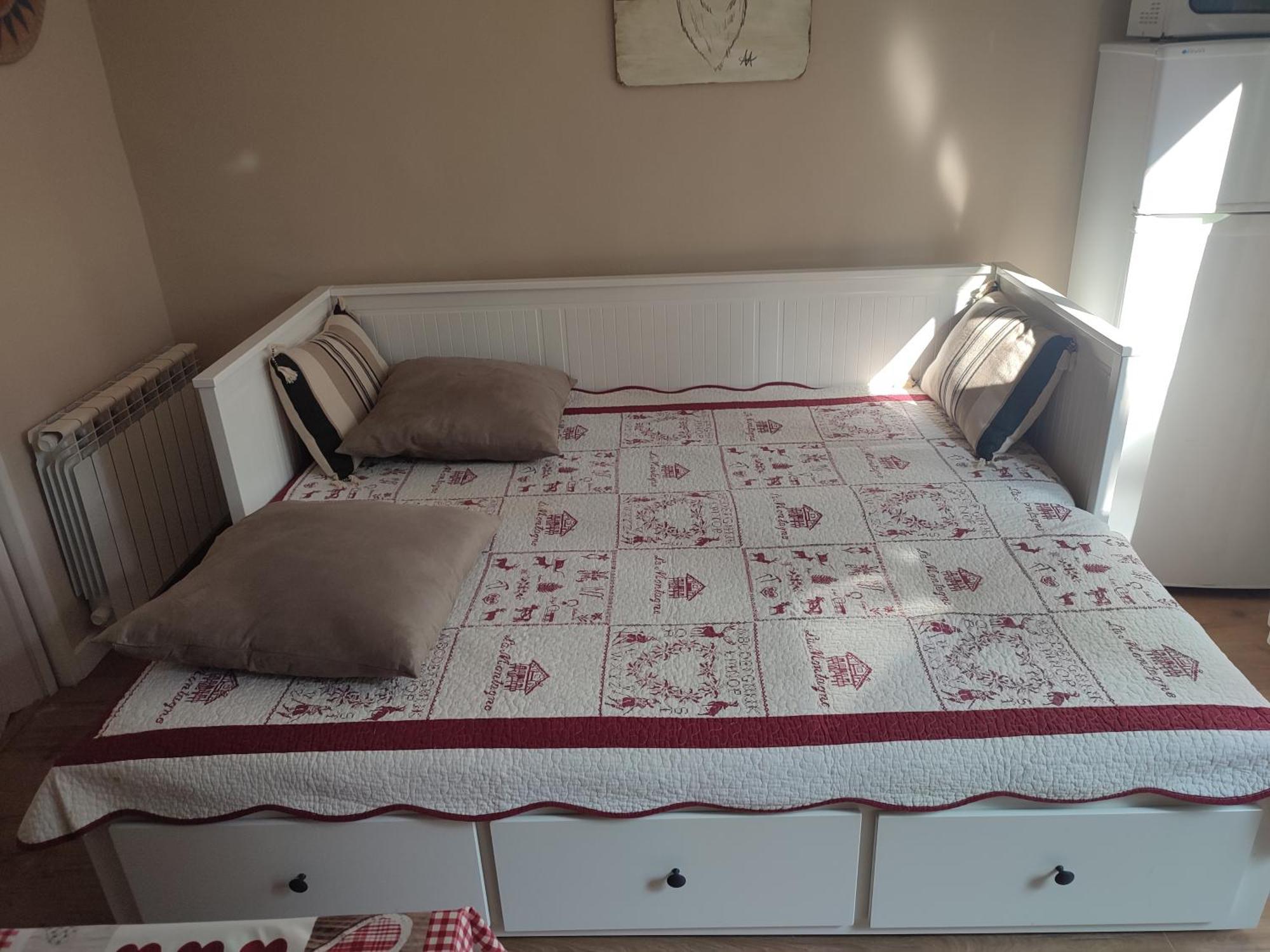 24m, Cool 1650 Apartment *